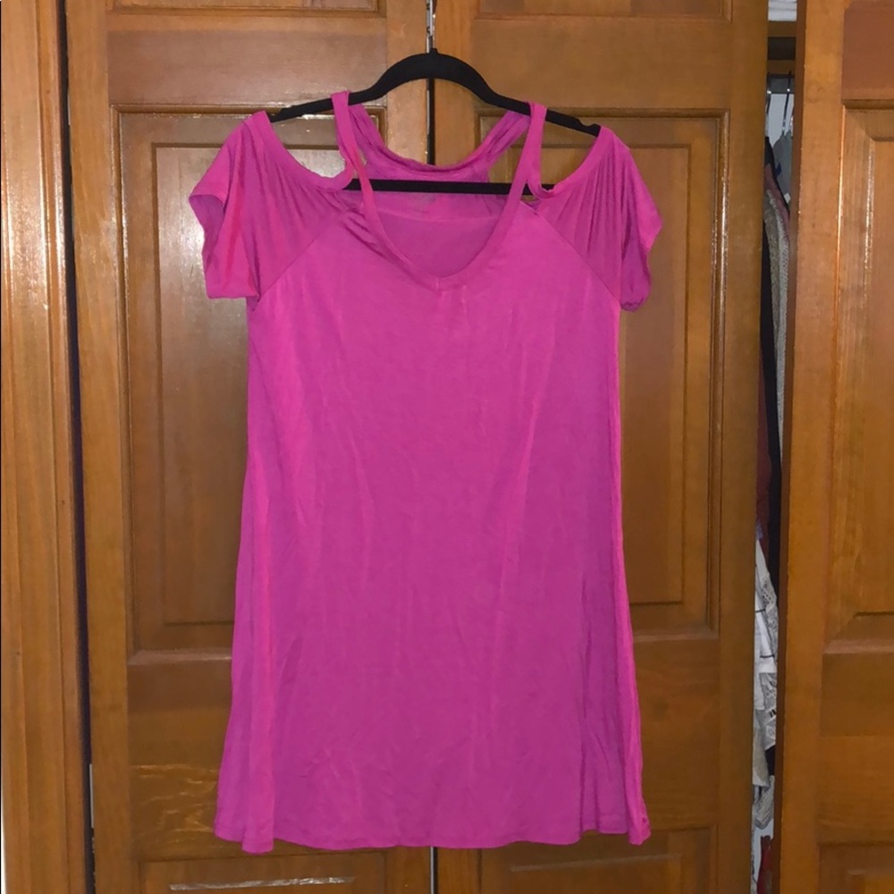 Pink short-sleeve cold shoulder top